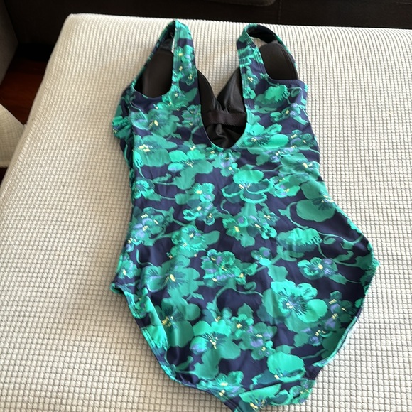 Bathing suit - Picture 4 of 4